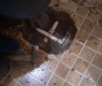 灞桥卫生间漏水维修公司为您分享下卫生间渗水如何处理及注意事项